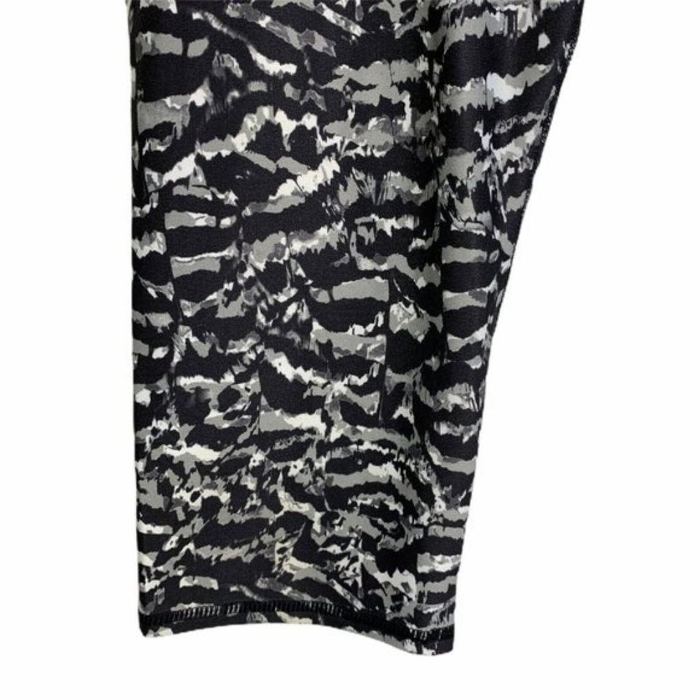 Fabletics Marble Cropped Bellow Knee Leggings - image 2